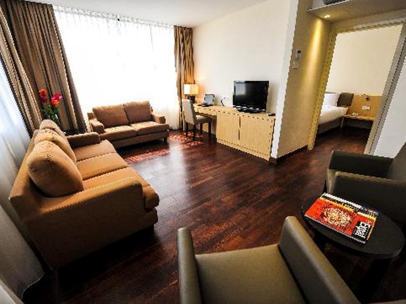 Rocana Hotel Kuantan Dış mekan fotoğraf